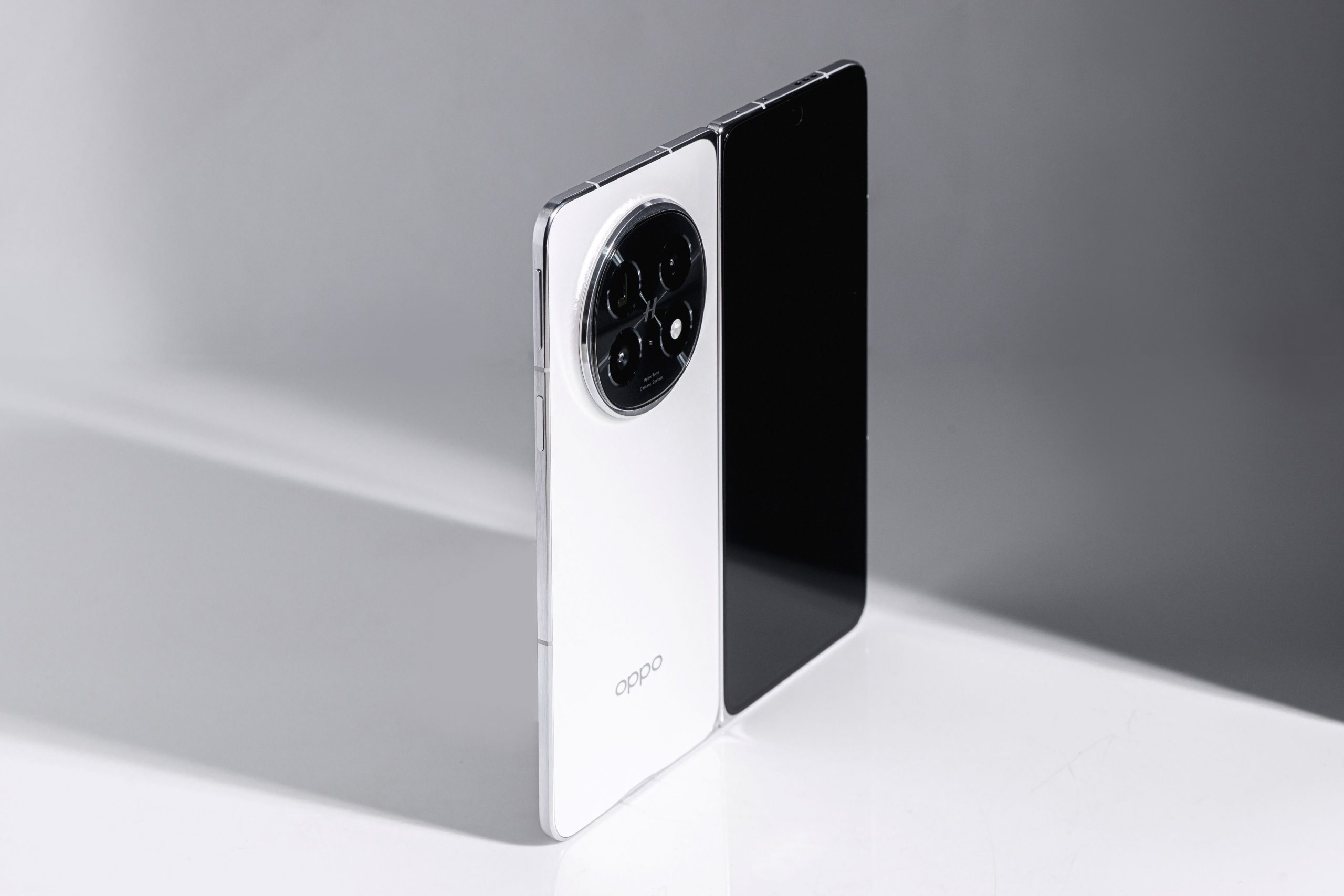 OPPO Find N5 ปลดล็อกศักยภาพทางธุรกิจในมือคุณ ด้วยสมาร์ตโฟนจอพับที่เหนือกว่า