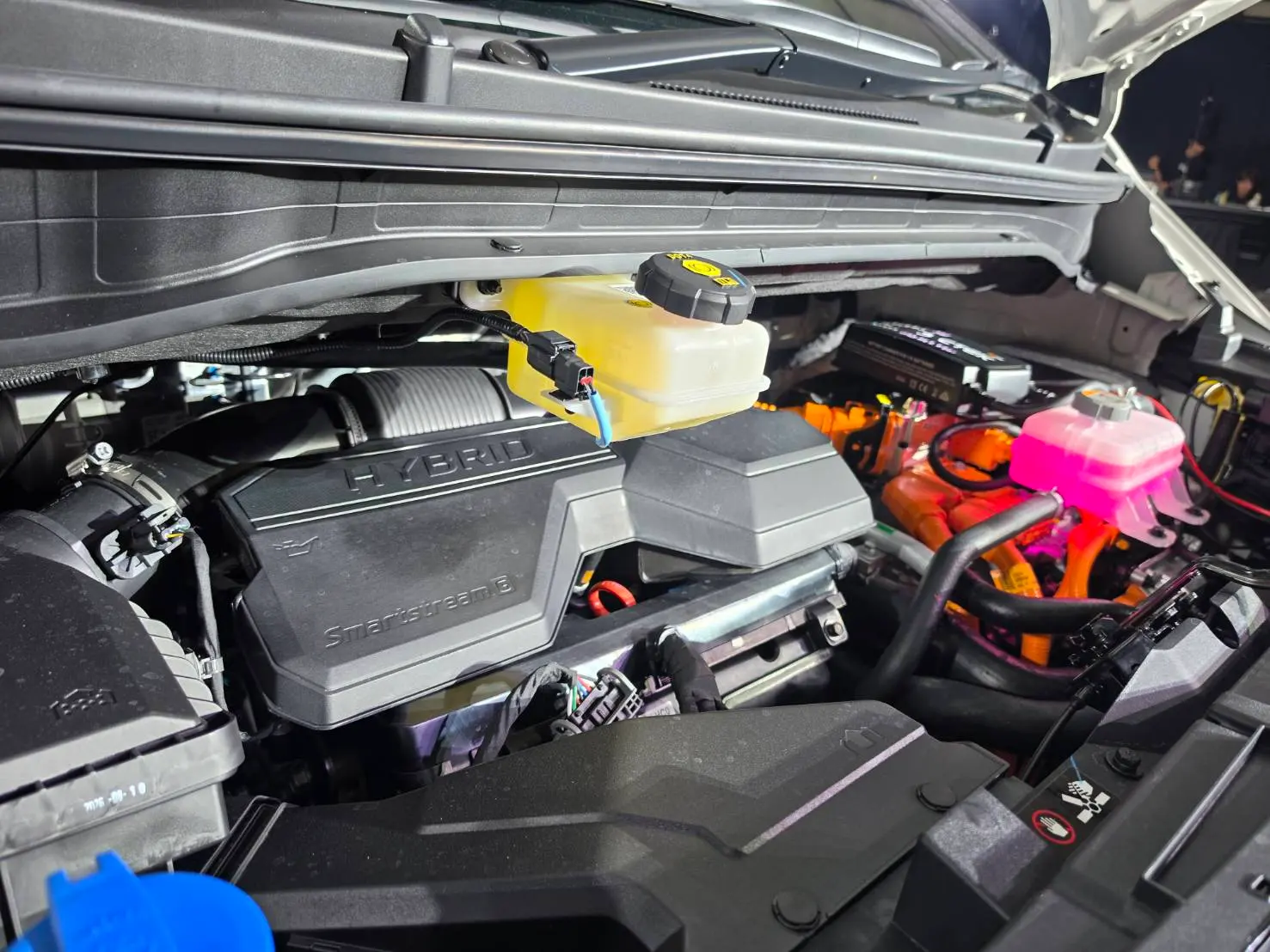 Hyundai new STARIA Hybrid เปิดตัวไทย MPV 11 ที่นั่ง ขุมพลัง Turbo Hybrid 242 แรงม้า ประหยัดสูงสุด 17.2 กม./ลิตร ราคาเริ่ม 2.099 ล้านบาท