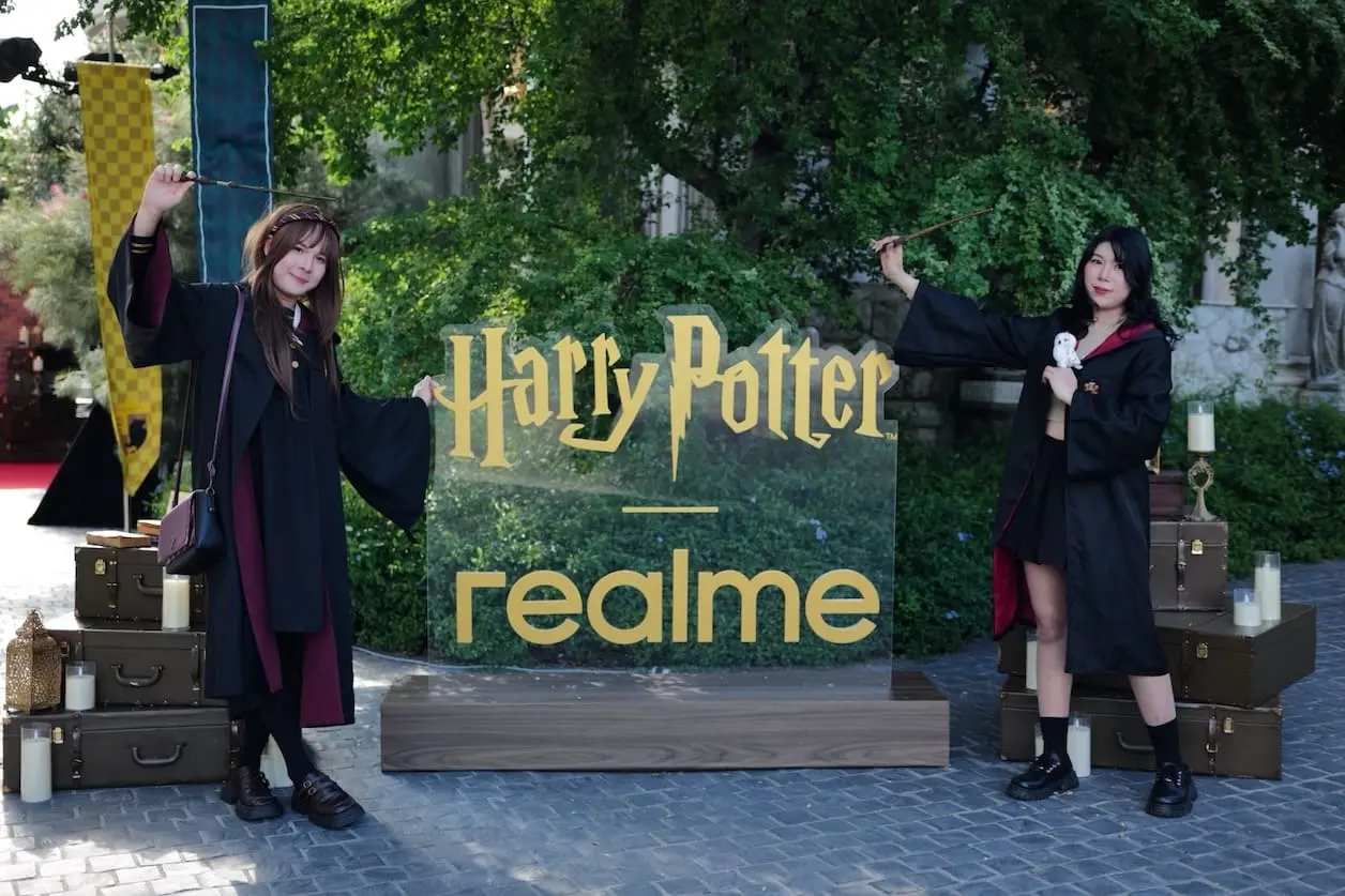 realme 16 Pro Harry Potter Edition เปิดตัวในไทย รุ่น 12GB+256GB ราคา 24,999 บาท มาพร้อมฝาหลังเปลี่ยนสีและหีบ Harry Potter จำลองขนาด 1:1