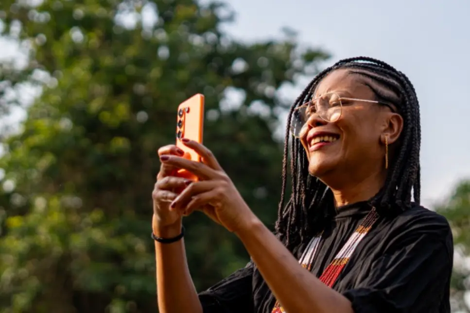 TECNO และ Angélica Dass เปิดแกลเลอรี 100 Portraits of Becoming เริ่มด้วยภาพและเรื่องราว 20 คนจากเคนยา ก่อนขยายสู่ 5 ประเทศ