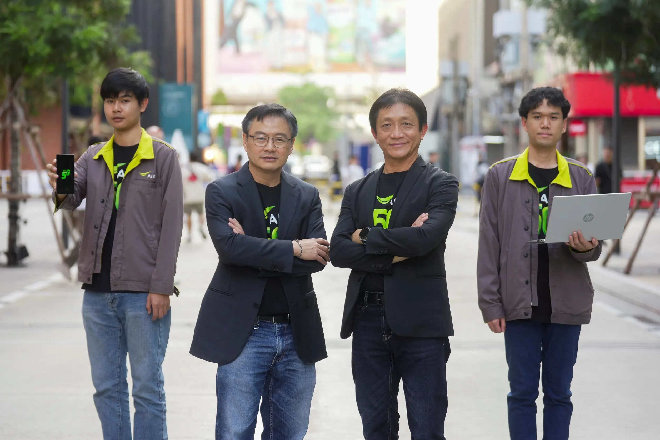 AIS ขยาย 5G-ADVANCED Uplink 2CC ครบพื้นที่ให้บริการ Outdoor ทั่วกรุงเทพฯ เพิ่มความเร็ว Upload สูงสุด 2 เท่า พร้อมขยายสู่อำเภอเมืองครบ 77 จังหวัด