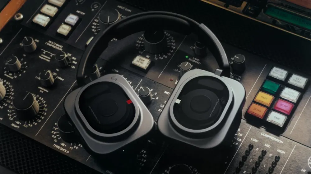 Nothing Headphone (1) Pro เตรียมเผยราคาไทย 3 พ.ย. 2569 พร้อมไดรเวอร์ 3 ตัว จูนเสียงกับ Metropolis Studios, ANC 46 dB และแบตสูงสุด 68 ชั่วโมง