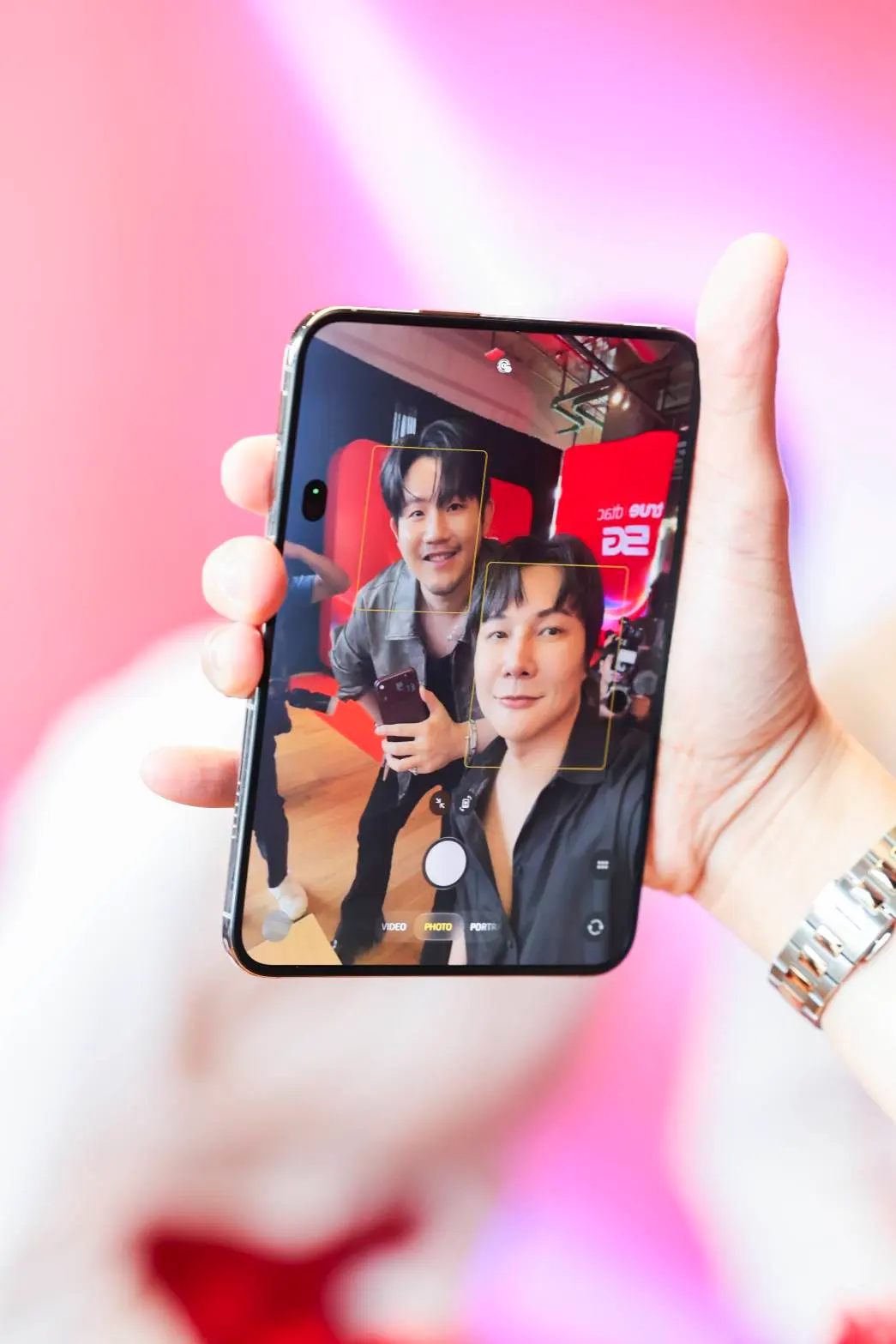 โปร iPhone DUO ทรู ลดค่าเครื่องสูงสุด 28,800 บาทตามเงื่อนไข พร้อมโปรน่าล็อก รับ True Value Care 1 ปี เมื่อซื้อพร้อมแพ็กเกจที่กำหนด