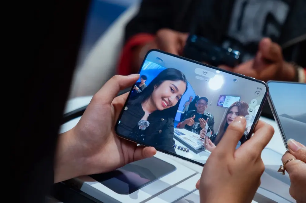 ทรูเปิดตัวเนเน่เป็น World Brand Ambassador พร้อมมอบ iPhone Duo แพ็กเกจ True5GX และสิทธิประโยชน์ในเครือ ประกาศดูแลระยะยาว 30 ปี